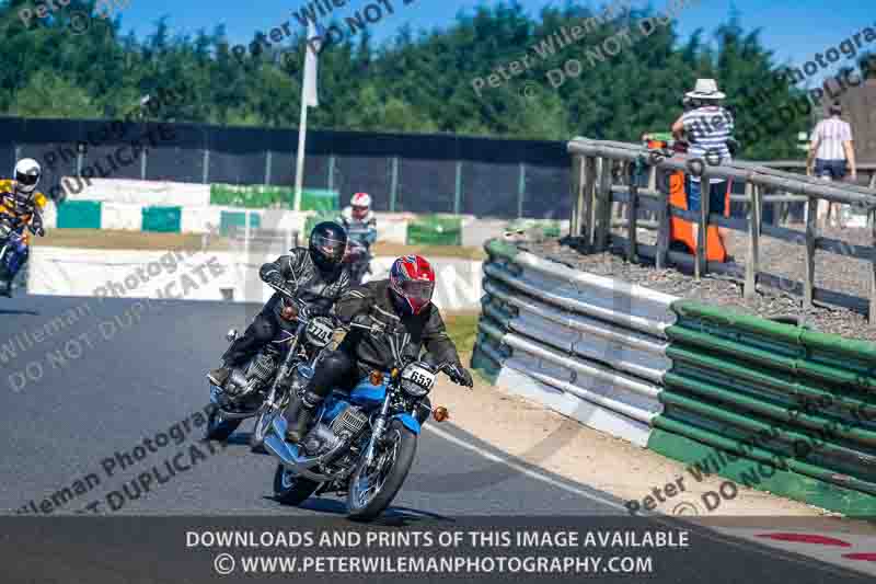 Vintage motorcycle club;eventdigitalimages;mallory park;mallory park trackday photographs;no limits trackdays;peter wileman photography;trackday digital images;trackday photos;vmcc festival 1000 bikes photographs